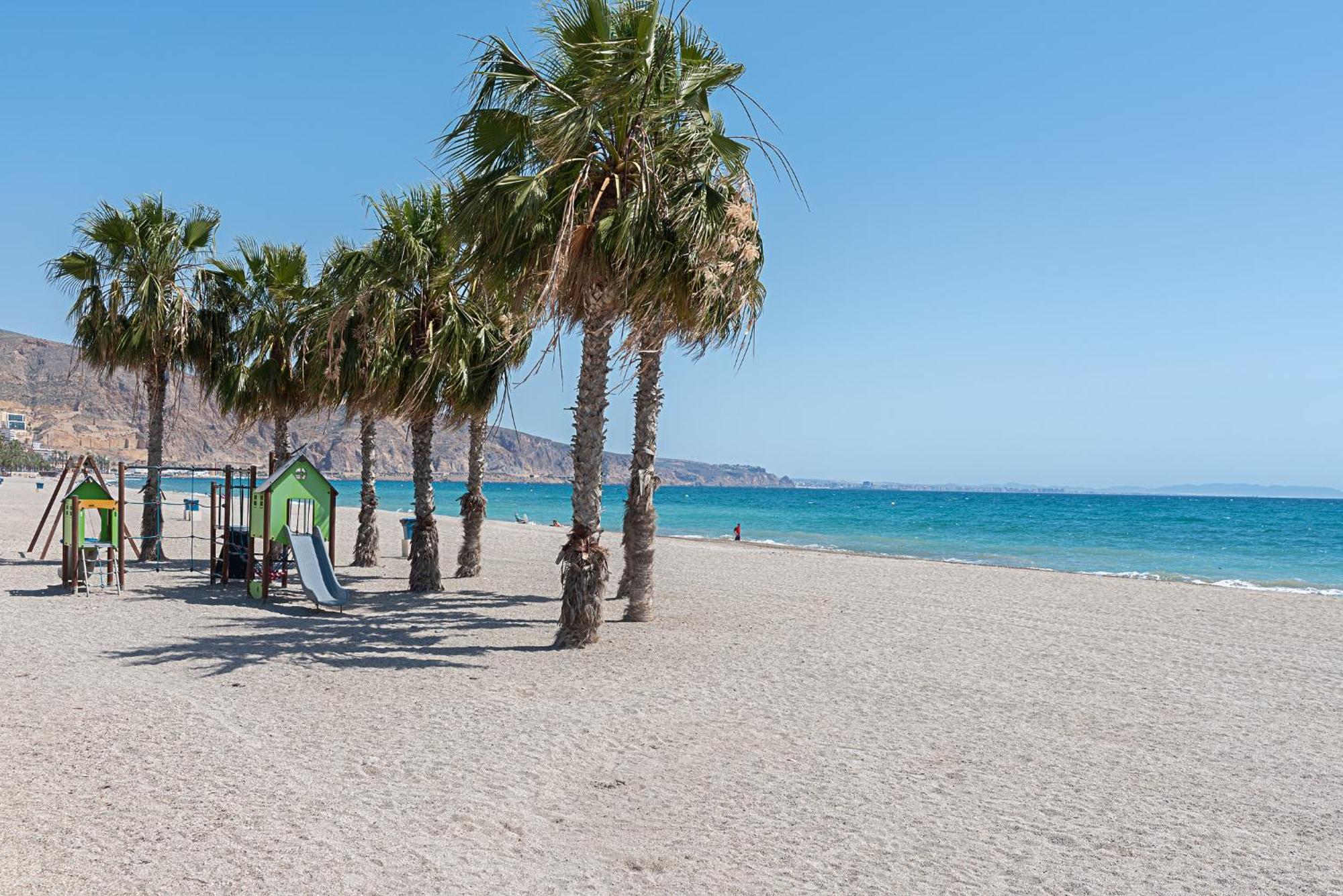At Playa Ventilla * Aguadulce (Almeria)